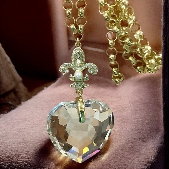 Heidi Daus Jewelry - Heidi Daus Gold and Crystal Fleur De Lis Heart Pendant Necklace. Signed NWT